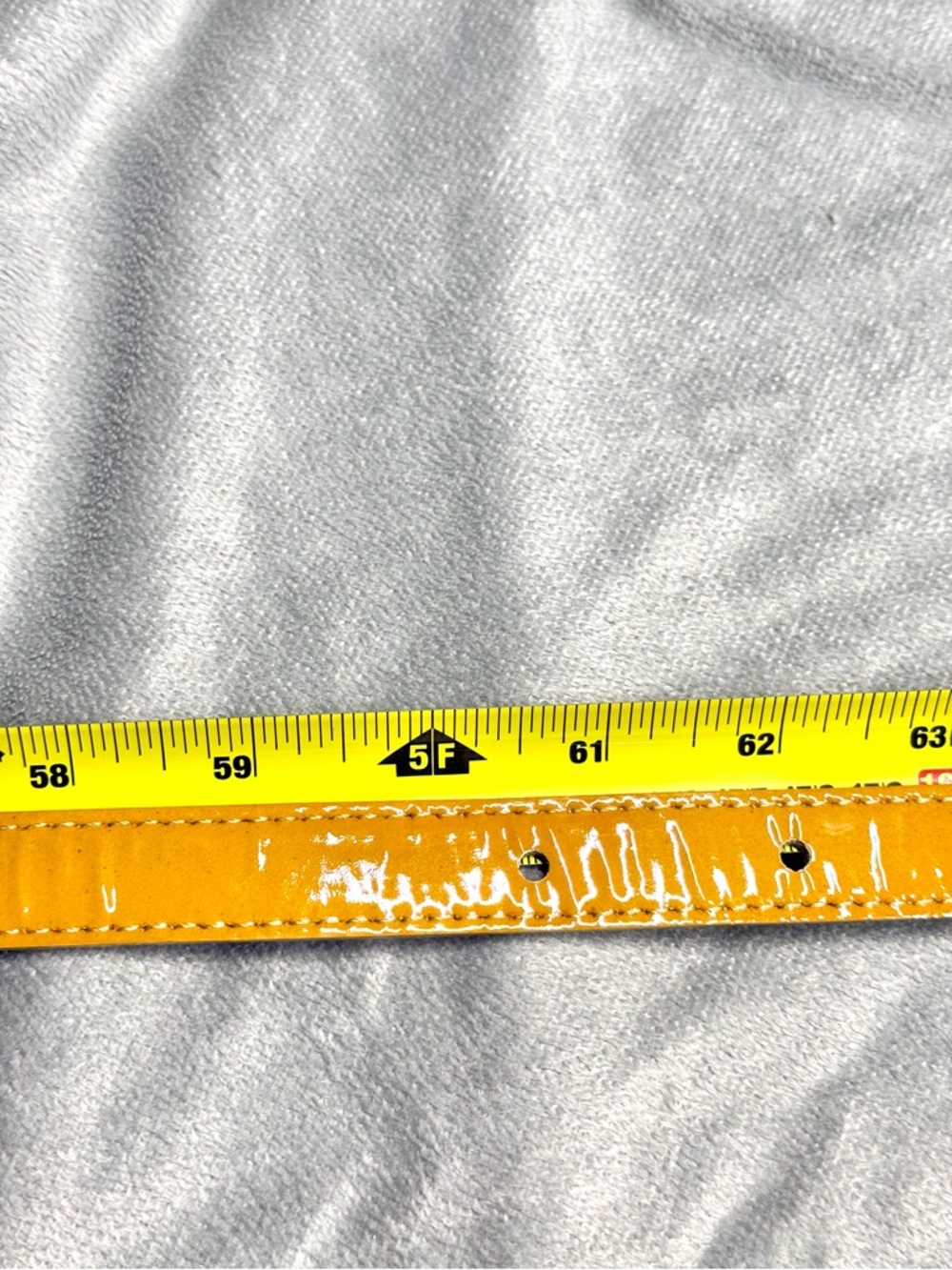Vintage Y2K Yellow Leather Women’s Belt with Round Metal Buckle - Picture 4 of 7